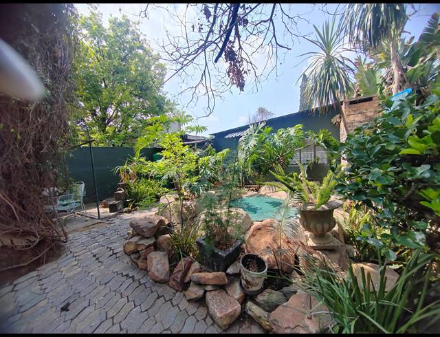 3 BEDROOM FREESTANDING FOR SALE IN BOKSBURG CENTRAL